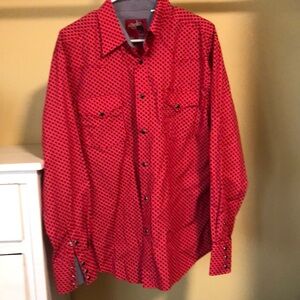Men’s long sleeved dress shirt